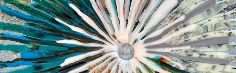 Straßenschild mit dem Wort "Opportunity" und einem Pfeil nach oben vor blauem Himmel.